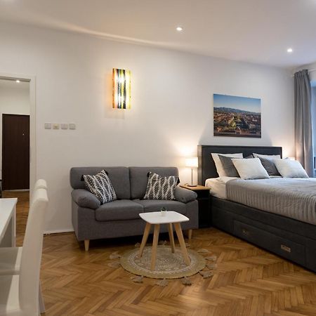 Like Home Zagreb Apartment Ngoại thất bức ảnh