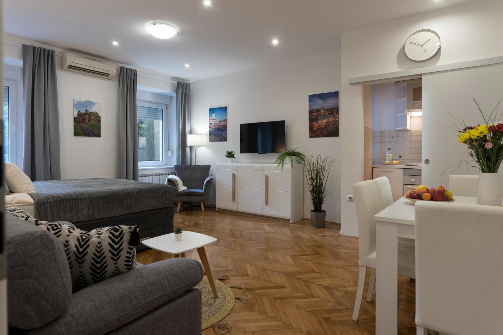 Like Home Zagreb Apartment Ngoại thất bức ảnh